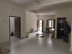 Room in 3 BHK Independent House at Banjara Hills – for Rent