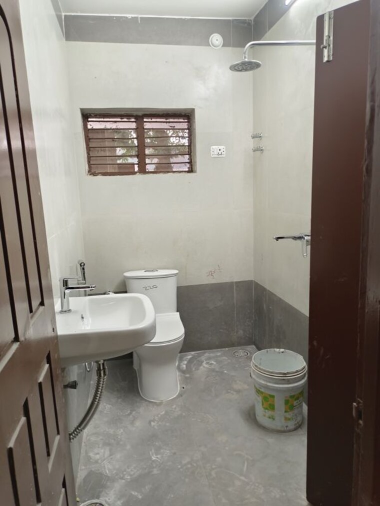 Bathroom, banjara hills 3 Bedroom 1500 Sq.Ft. Independent House In Banjara Hills Hyderabad 10707793