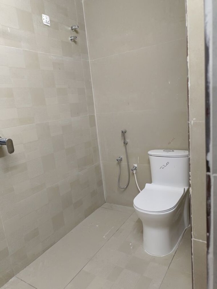 Bathroom, banjara hills 3 Bedroom 1500 Sq.Ft. Independent House In Banjara Hills Hyderabad 10707793