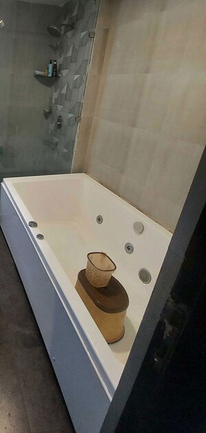 Furnished Amenities in 4 BHK Builder Floor at Sector 23 – for Rent