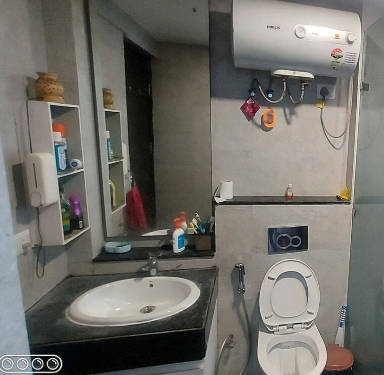 Bathroom, sector 23 4 Bedroom 2200 Sq.Ft. Builder Floor In Sector 23 Gurgaon 10707818