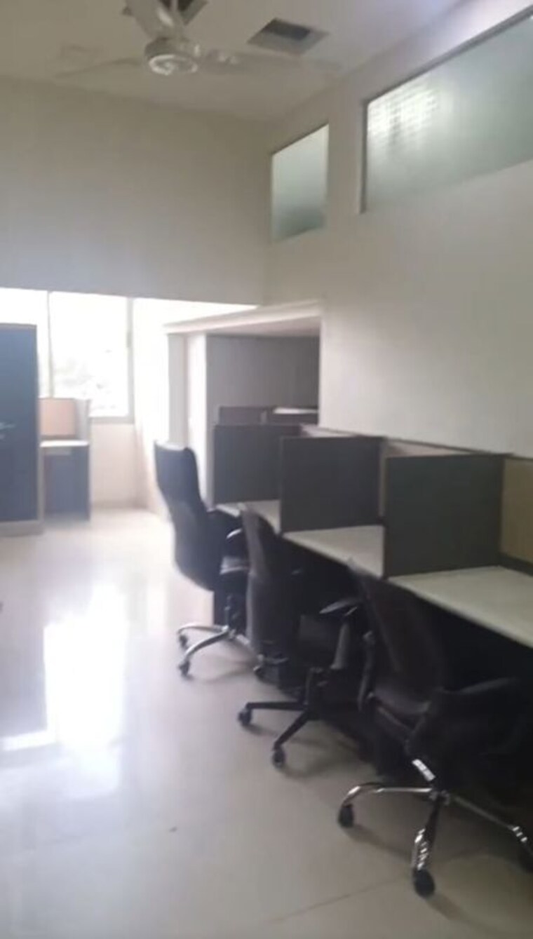 Team Area, sola Commercial Office Space 1643 Sq.Ft. In Sola Ahmedabad 10707827