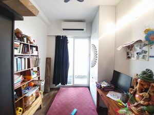 Living Room in 4 BHK Builder Floor at Sector 21 – for Rent