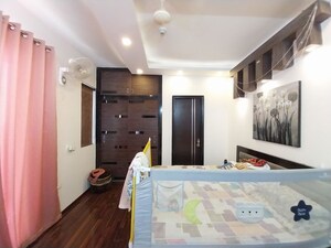 Bedroom in 4 BHK Builder Floor at Sector 21 – for Rent