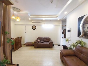 Living Room in 4 BHK Builder Floor at Sector 21 – for Rent