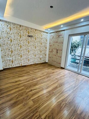 Room in 3.5 BHK Apartment at Emaar Emerald Floors Premier, Sector 65 – for Rent