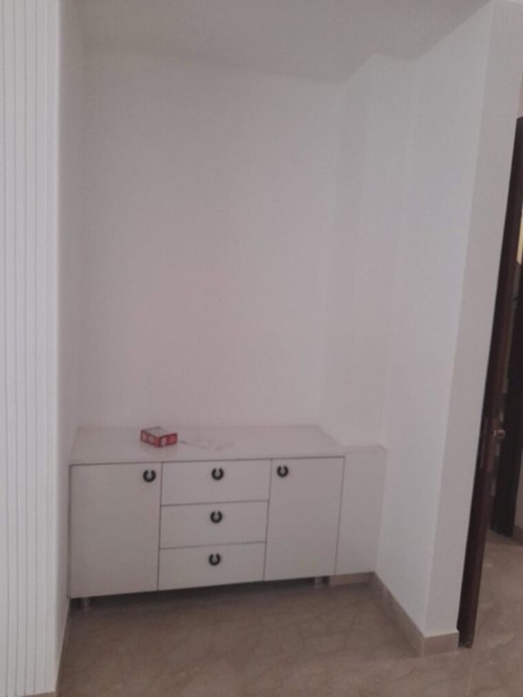 Room, emaar-emerald-floors-premier 3.5 Bedroom 1650 Sq.Ft. Apartment In Sector 65 Gurgaon 10707824