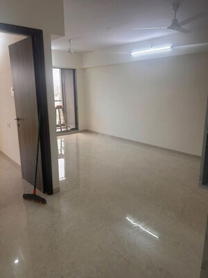 Room in 2.5 BHK Apartment at Neelkanth Avenue, Sector 16 Kharghar – for Rent