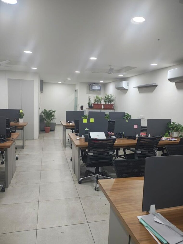 Team Area, shrinand nagar Commercial Office Space 1510 Sq.Ft. In Shrinand Nagar Ahmedabad 10707826