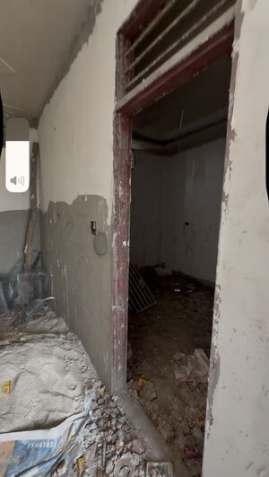 Room in 3 BHK Independent House at Tek Chand Nagar – for Sale
