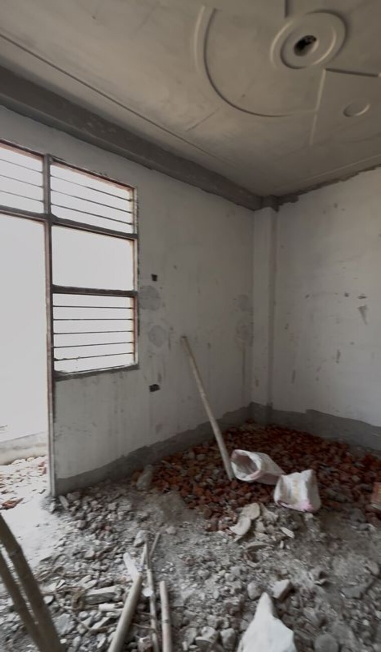 Room, tek chand nagar 3 Bedroom 500 Sq.Ft. Independent House In Tek Chand Nagar Gurgaon 10706929