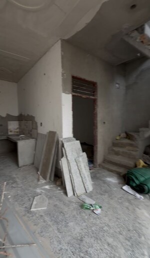 Room in 3 BHK Independent House at Tek Chand Nagar – for Sale