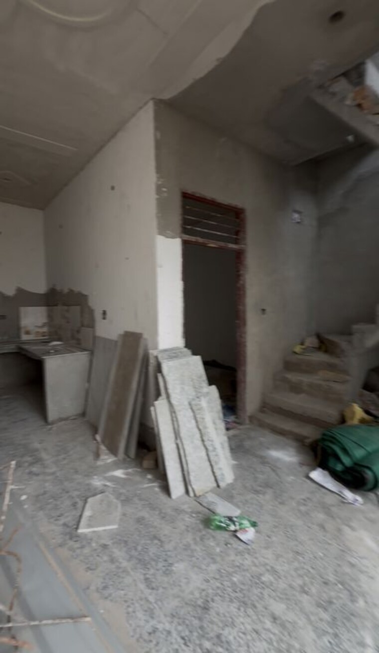 Room, tek chand nagar 3 Bedroom 500 Sq.Ft. Independent House In Tek Chand Nagar Gurgaon 10706929