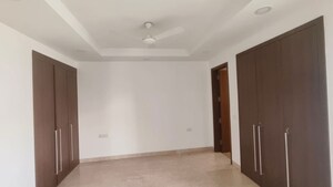 Room in 4 BHK Builder Floor at Green Park Extension – for Rent