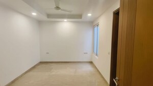 Room in 4 BHK Builder Floor at Green Park Extension – for Rent