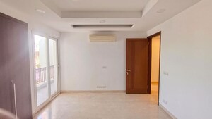 Room in 4 BHK Builder Floor at Green Park Extension – for Rent