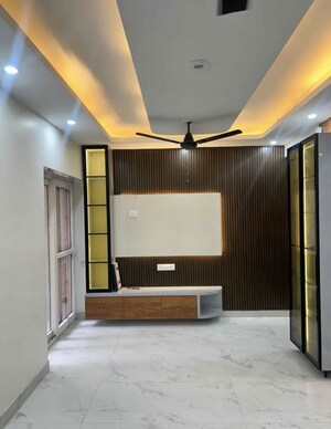 Room in 3 BHK Builder Floor at Rajouri Garden – for Rent