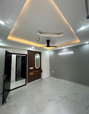 Room in 3 BHK Builder Floor at Rajouri Garden – for Rent