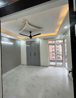 Room in 3 BHK Builder Floor at Rajouri Garden – for Rent