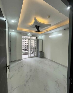 Room in 3 BHK Builder Floor at Rajouri Garden – for Rent