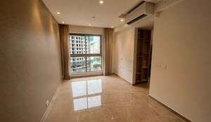 Room in 1 BHK Apartment at Hiranandani Regent Hill, Powai – for Rent