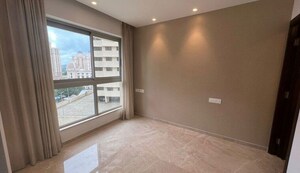 Room in 1 BHK Apartment at Hiranandani Regent Hill, Powai – for Rent