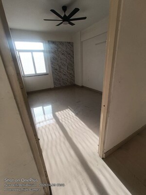 Bedroom in 2 BHK Apartment at Bakkarwala – for Rent