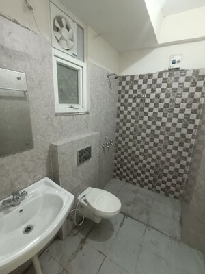 Bathroom in 2 BHK Apartment at Bakkarwala – for Rent