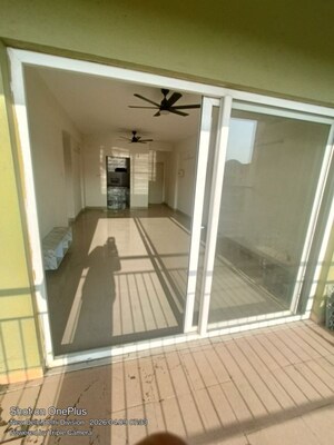 Bedroom in 2 BHK Apartment at Bakkarwala – for Rent