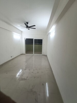 Bedroom in 2 BHK Apartment at Bakkarwala – for Rent