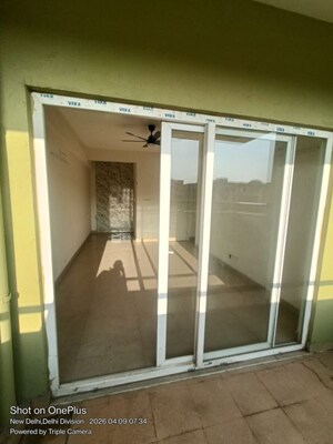 Bedroom in 2 BHK Apartment at Bakkarwala – for Rent