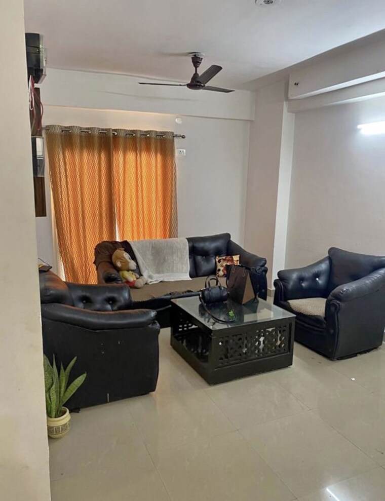 Living Room, subhash nagar 2 Bedroom 100 Sq.Yd. Builder Floor In Subhash Nagar Delhi 10707920