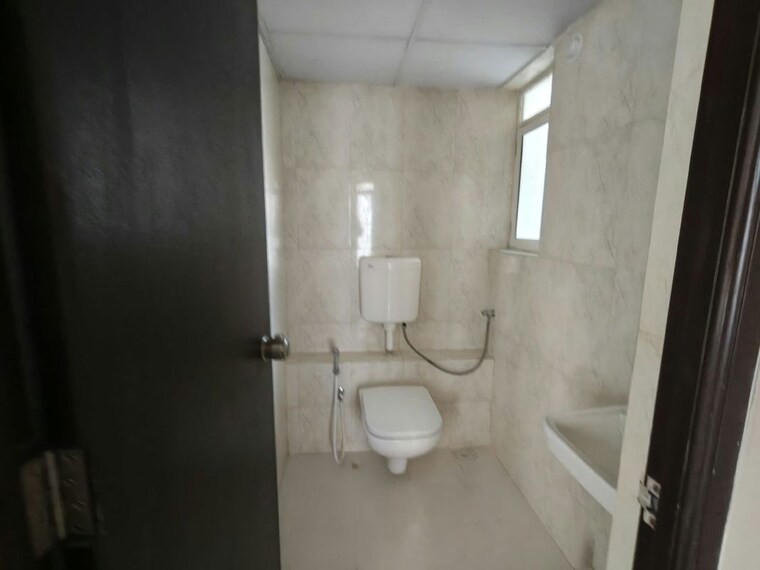 Bathroom, purshottam-nayan 1 Bedroom 420 Sq.Ft. Apartment In Ghodbunder Road Thane 10707916