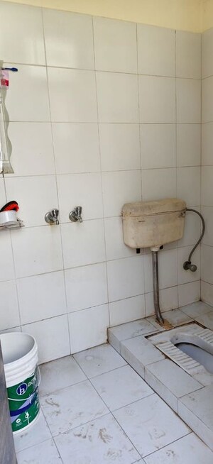 Bathroom in 5 BHK Villa at Eros Rosewood City, Sector 49 – for Rent