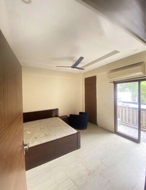 Room in 3 BHK Builder Floor at Ramesh Nagar – for Rent