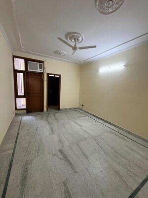 Room in 3 BHK Builder Floor at Greater Kailash – for Rent