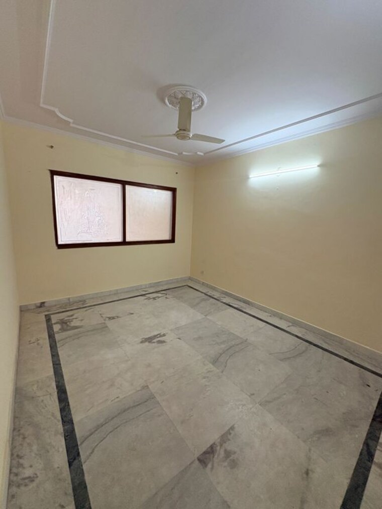 Room, greater kailash 3 Bedroom 1800 Sq.Ft. Builder Floor In Greater Kailash Delhi 10707946