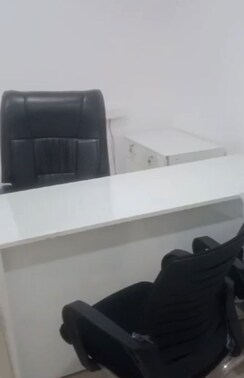 Office Space For Rent in Gaur City Mall