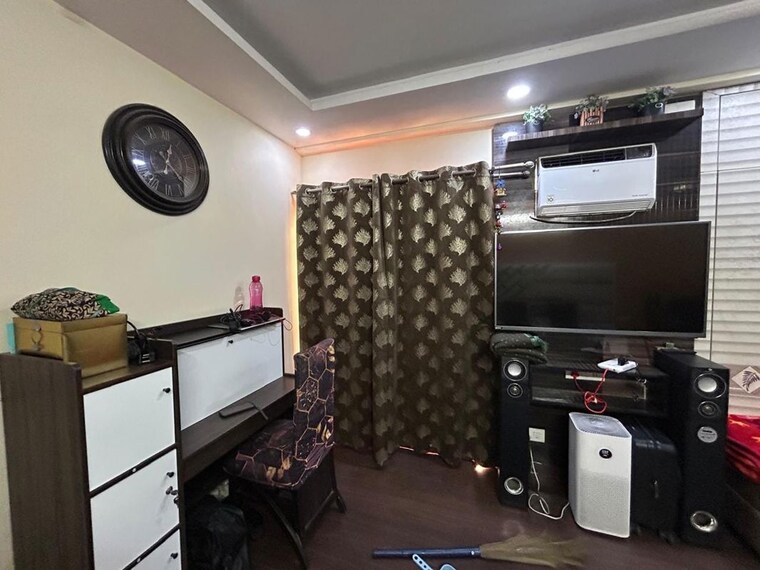 Team Area, aims-golf-city 3 Bedroom 1350 Sq.Ft. Apartment In Sector 75 Noida 10707979