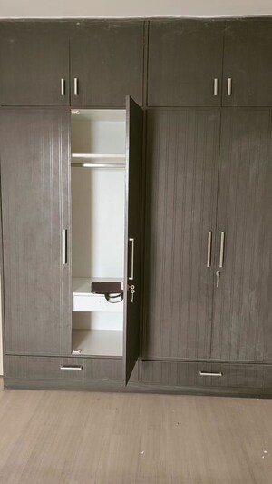 Bathroom in 1 BHK Builder Floor at Sector 21 – for Rent