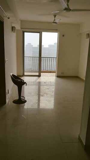 Room in 1 BHK Builder Floor at Sector 21 – for Rent