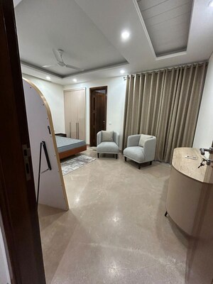 Team Area in 3 BHK Builder Floor at Safdarjung Enclave – for Rent
