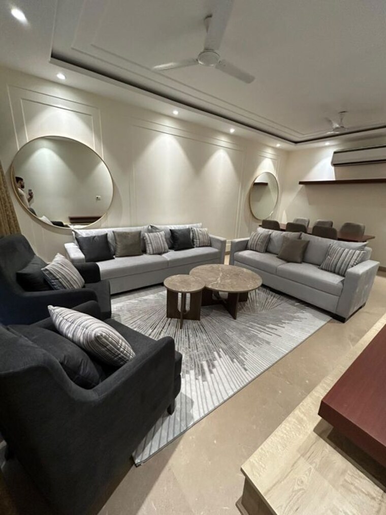 Team Area, safdarjung enclave 3 Bedroom 1600 Sq.Ft. Builder Floor In Safdarjung Enclave Delhi 10708020