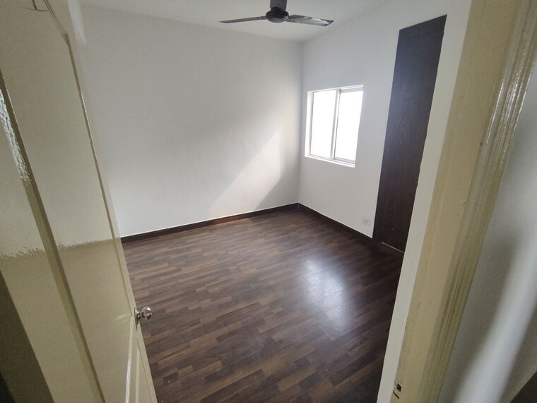 Room, paras-tierea 3 Bedroom 1285 Sq.Ft. Apartment In Sector 137 Noida 10708010