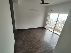 Room in 3 BHK Apartment at Paras Tierea, Sector 137 – for Sale