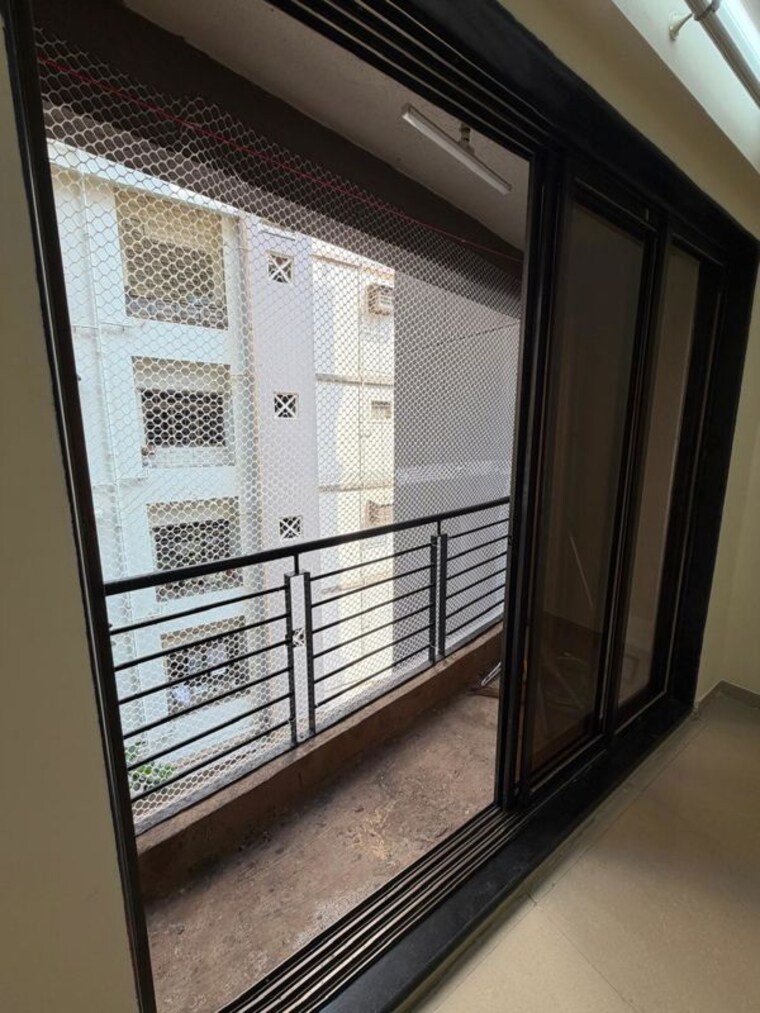 Balcony, awadhoot-chs 2 Bedroom 650 Sq.Ft. Apartment In Andheri West Mumbai 10708033