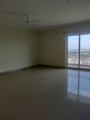 Room in 3 BHK Apartment at ATS Golf Meadows, Central Derabassi – for Rent