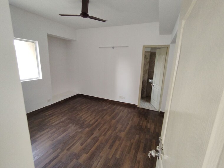 Room, paras-tierea 3.5 Bedroom 1565 Sq.Ft. Apartment In Sector 137 Noida 10707919