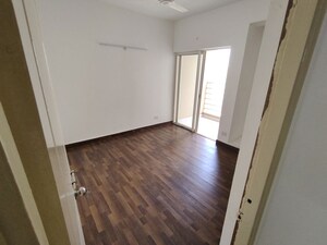 Room in 3.5 BHK Apartment at Paras Tierea, Sector 137 – for Sale