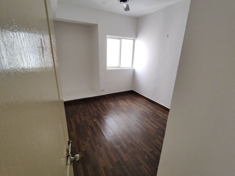 Room, paras-tierea 3.5 Bedroom 1565 Sq.Ft. Apartment In Sector 137 Noida 10707919